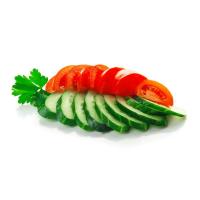 Салат из свежих огурцов и помидоров со сметаной